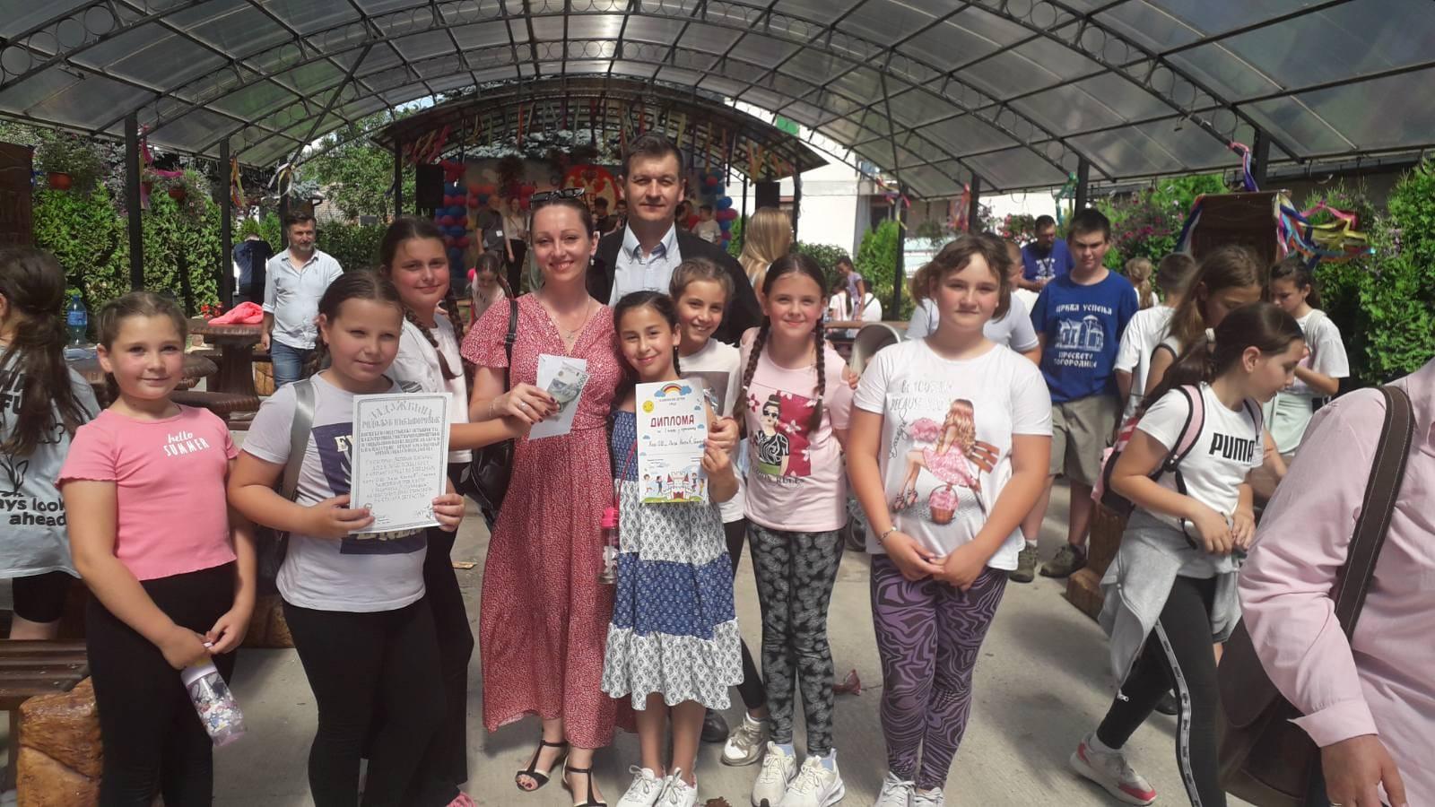 Međunarodni festival dečjeg stvaralaštva "Na krilima detinjstva"